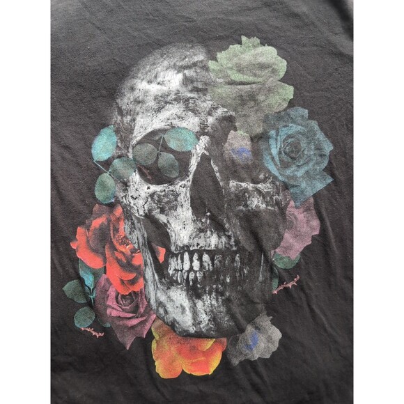 Guess Skull & Colorful Roses Graphic Short Sleeve T-Shirt Black Women’s Sz SMALL - Picture 3 of 5